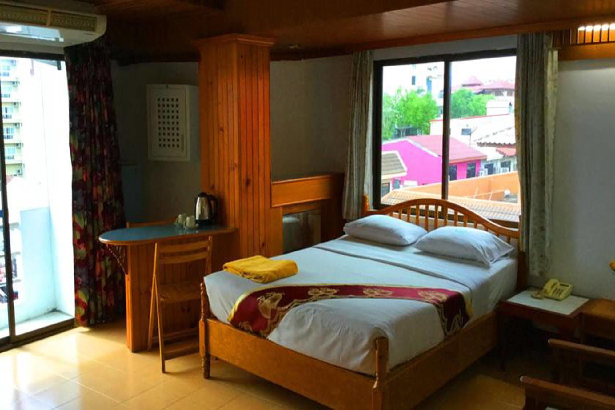 Hotel Bliss Mansion Pattaya Zewnętrze zdjęcie