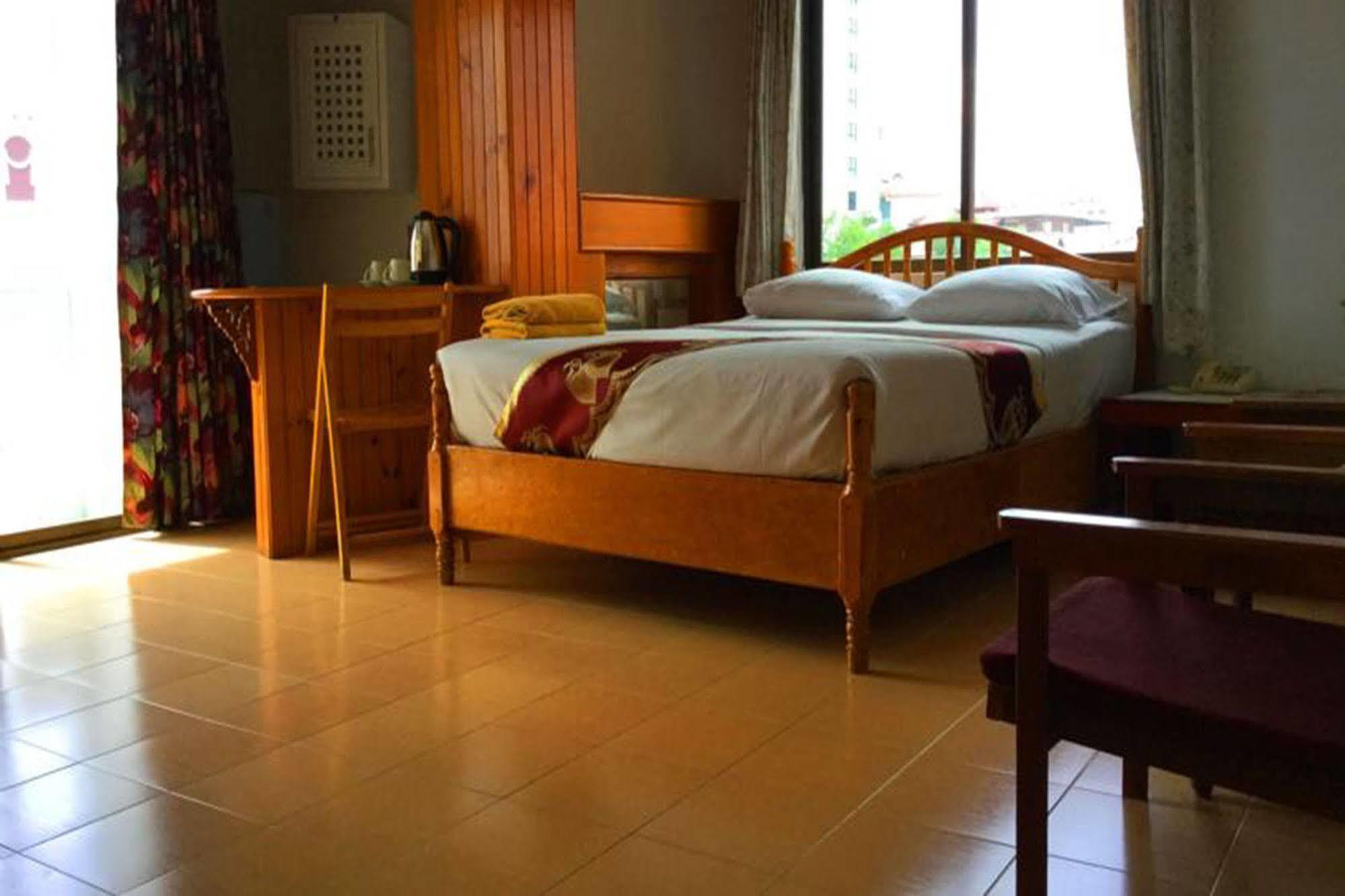 Hotel Bliss Mansion Pattaya Zewnętrze zdjęcie